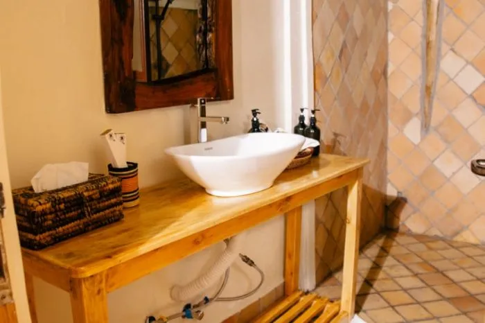 Kibale Tourist Safari Lodge grounds
